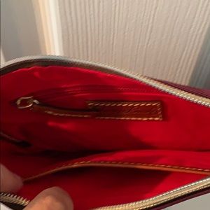 Dooney & Bourke Bags - NWT Dooney & Bourke crossbody pouchette Dooney & Bourke Bags - NWT Dooney & Bourke crossbody pouchette